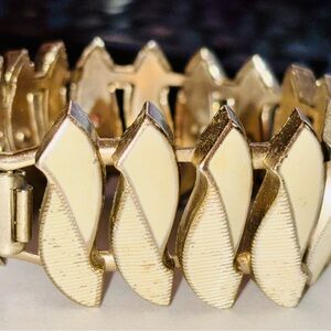Vintage estate sale Gold-Tone Cream Link Bracelet - Women Jewelry